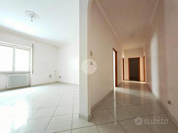 6 LOCALI A MANFREDONIA