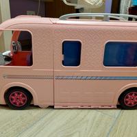 Casa, camper, cucina e vespa Barbie