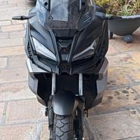 Moto/Scooter SR1 ADV 125 come nuovo