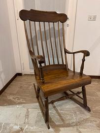 Antica sedia a dondolo