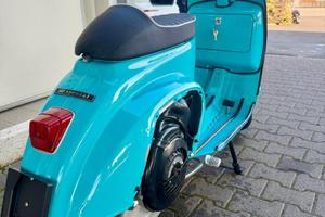Vespa 102 Pollini restaurata