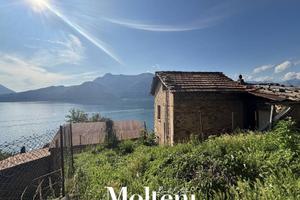 Rustico / Casale di 98 m² con 3 locali a Bellano