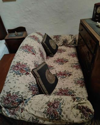 Divano letto 3 posti + due poltrone singole