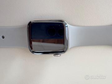 Apple Watch Edition GPS + Cellular, 40-mm Titanium