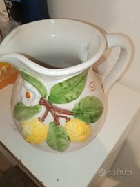 Caraffa d'epoca in ceramica