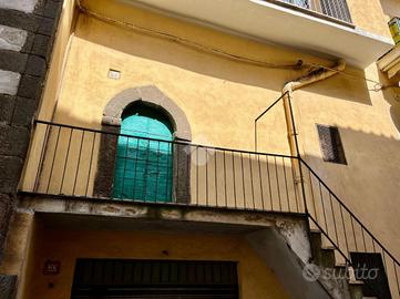 2 LOCALI A SORIANO NEL CIMINO