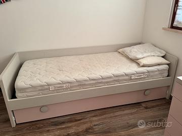 Cameretta beige e rosa