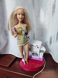Bambola Barbie interattiva musicale