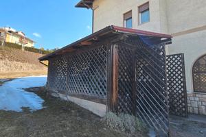 Legnaia o posto auto coperto