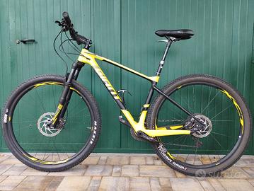 MTB  in carbonio Giant ruote da 29 TG  M