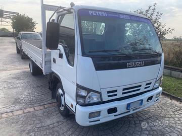 Isuzu usato cassone fisso