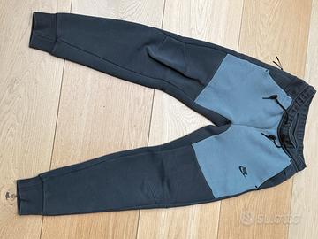 Pantaloni Nike Tech Fleece