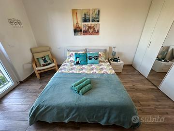 Stanza matrimoniale uso singola metto rossa