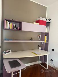 Scrivania con libreria coordinata + comodino