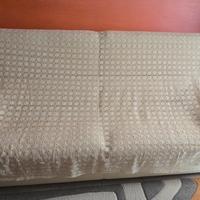 Copriletto  fatto ad uncinetto a mano