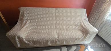 Copriletto  fatto ad uncinetto a mano