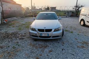 Automobile BMW 318 sw