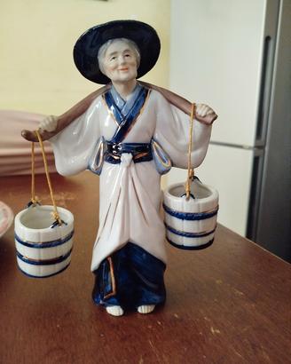 statuette in porcellana 