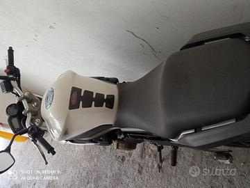 Yamaha XJ6 