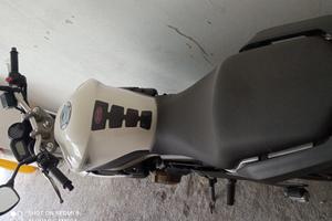 Yamaha XJ6 