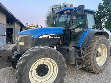 TRATTORE NEW HOLLAND TM 190