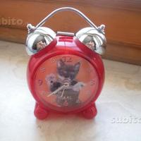 Orologio da comodino con gattino