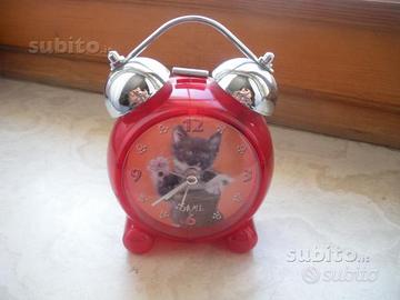 Orologio da comodino con gattino