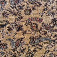 La bellezza della tradizione nei fili del Termeh