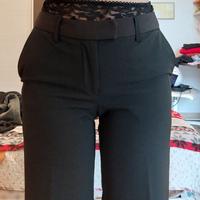 Pantaloni sartoriali con inserto in pizzo