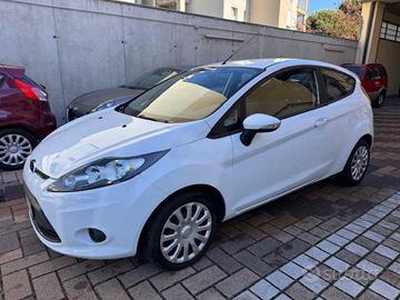 FORD Fiesta 1.2 BENZINA EURO 5 !!!!
