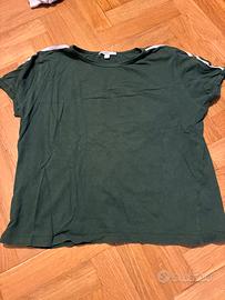 Maglietta verde scuro strisce bianche