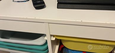 Mobile Ikea con scompartimenti removibili