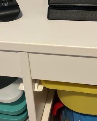 Mobile Ikea con scompartimenti removibili
