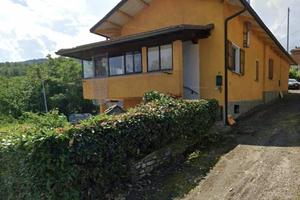 Immobile in asta di 428 m² con 3 locali e box auto