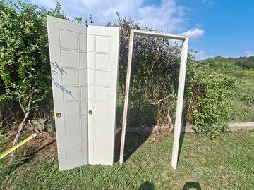 Porta a soffietto bianca