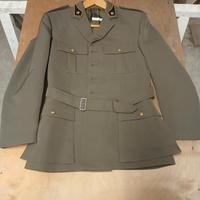 divisa militare italiana con accessori