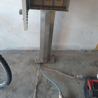 Colonnina con quadro elettrico e quadro elettrico