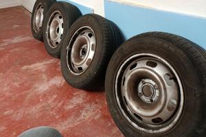 Cerchi raggio 15 Peugeot 4 fori