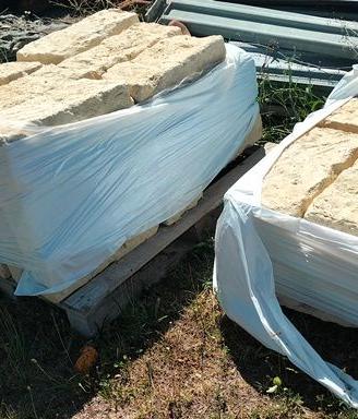 Tufo / pietra di cantone