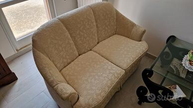 coppia di divani in perfette condizioni