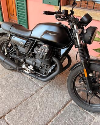 Moto Guzzi V7 III Stone