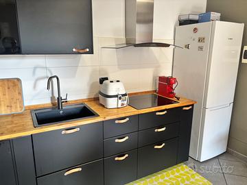 Cucina lineare nera