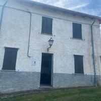 Bardi piccolo rustico con terreno 9.5 ettari