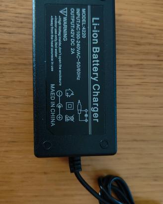 carica batterie e-bike 
