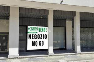 NEGOZIO A CORMANO
