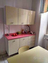 Mobile cucina, credenza, tavolo, 4 sedie, comodino