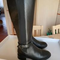 Stivali da donna neri in pelle