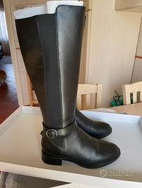 Stivali da donna neri in pelle