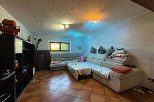 Villa di 240 m² con più di 5 locali e box auto dop
