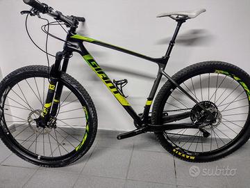 MTB Giant XTC Advanced 29 in carbonio